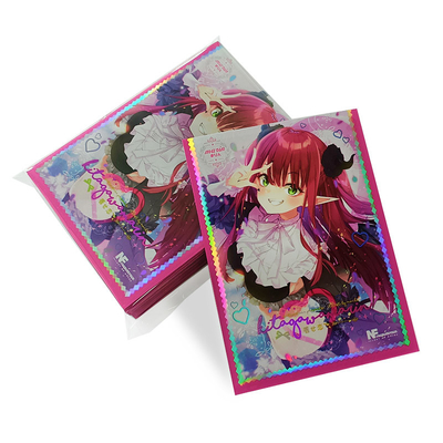 Lengan Kartu Holografik Bersinar Lengan Pelindung Dek Gratis PVC