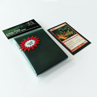 Pelindung MTG Matte Black Card Sleeves 66X91mm Mudah Mengacak PP Solid